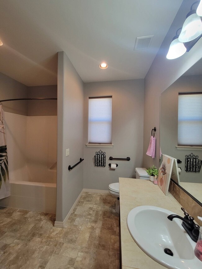 Building Photo - 2460 Bramasole Dr Way