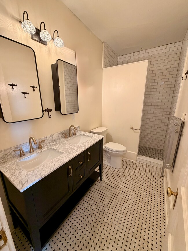 Granite,marble double vanities Lincoln Real Estate - 69 S Pleasant St