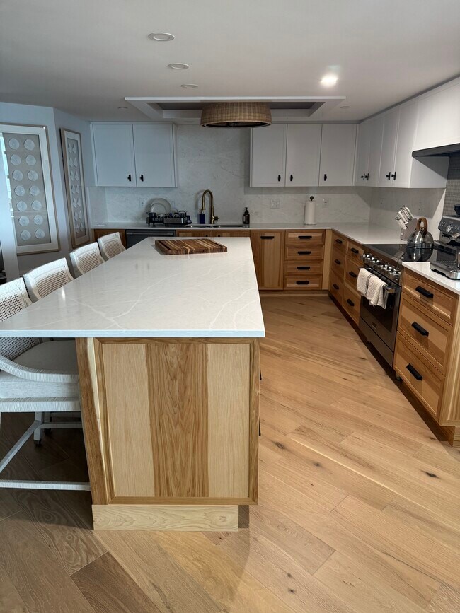 Building Photo - VACATION RENTAL - SNOW BIRDS - Monthy rental in Daytona Beach Shores