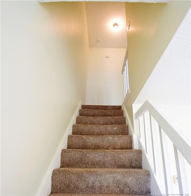 Building Photo - 6637 Abbey Ln