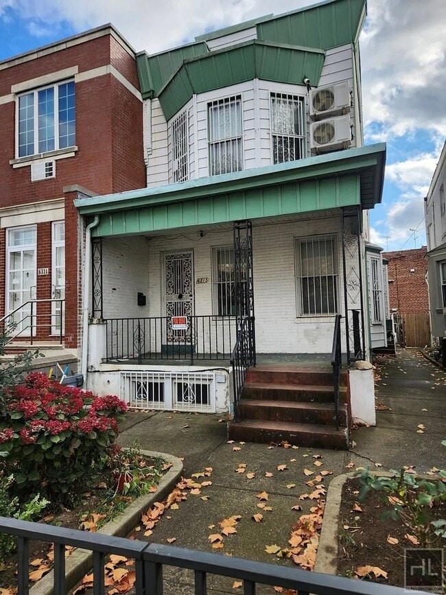 Building Photo - 6315-6315 15th Ave