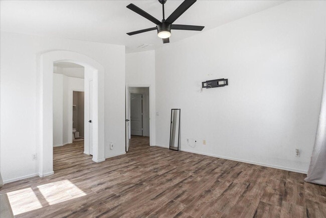 Building Photo - 4414 E Villa Rita Dr