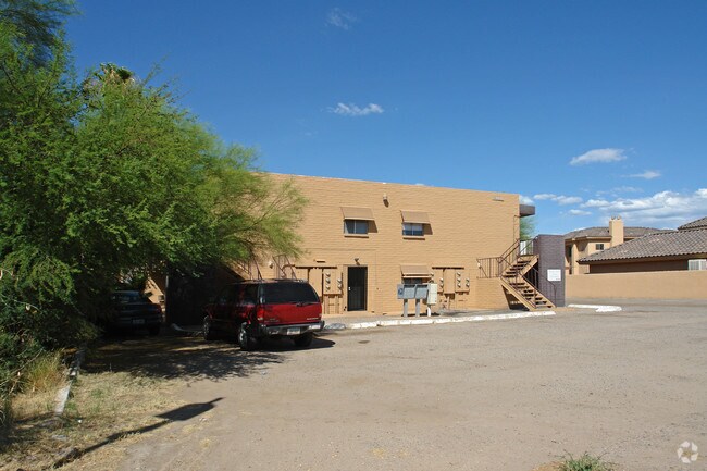 Building Photo - Tanque Verde Arms Apartment