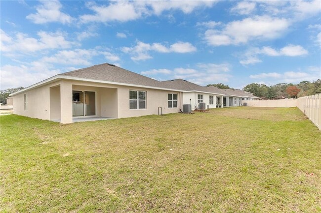 Building Photo - 2924 NE 20th Ter