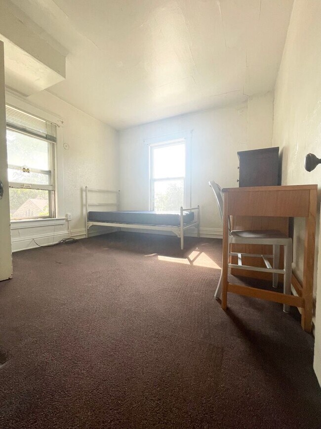 Building Photo - Available for Reservation 2026-27