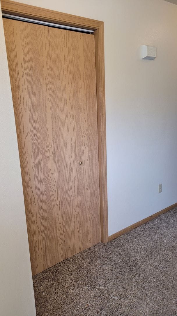 Building Photo - Bright & Convenient Townhouse Living!