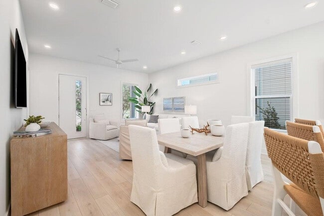 Building Photo - 31 Sarah St