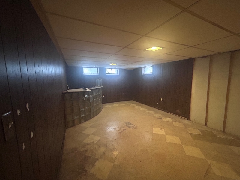 Building Photo - 4655 E 175th St