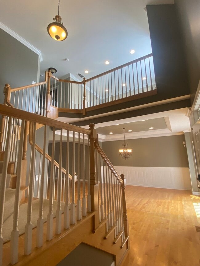 Building Photo - 15 Oak Creek Ct