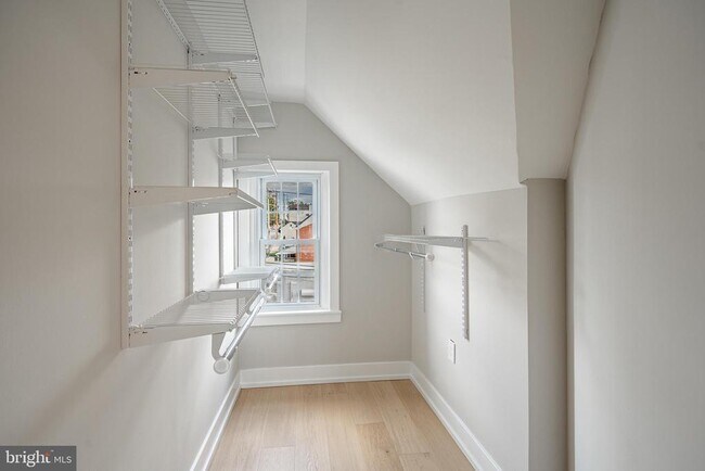 Building Photo - 303 W Washington St