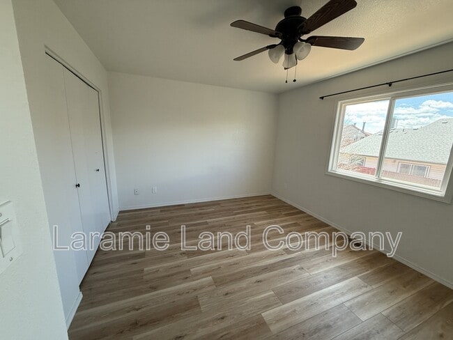Building Photo - 1736 Sanders Dr