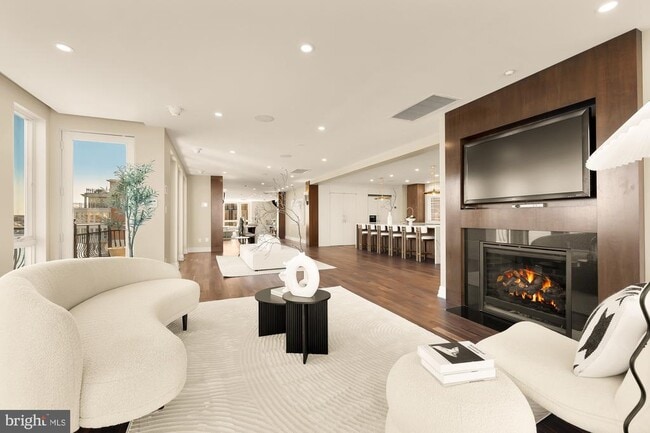 Building Photo - 622 Ponte Villas N