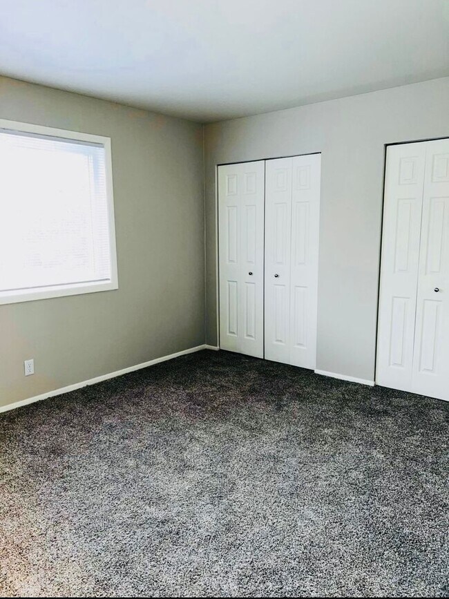 Building Photo - Modern 2-Bedroom Apartments in Crown Point, IN – Pet Friendly!