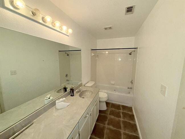 Building Photo - 2502 Ashley Way