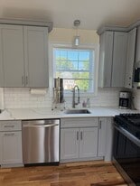 Building Photo - 60 Melbourne Rd Ext