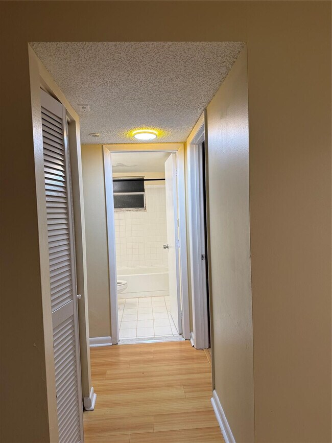 Building Photo - 4273 NW 89th Ave