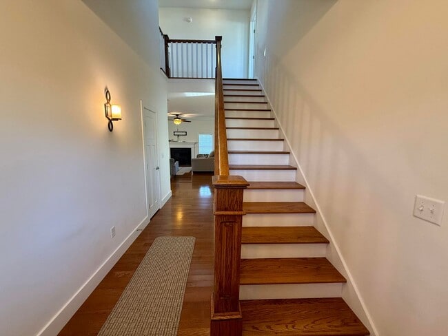 Building Photo - Impeccably maintained, custom-built home located in the sought-after Bay Breeze Estates community.