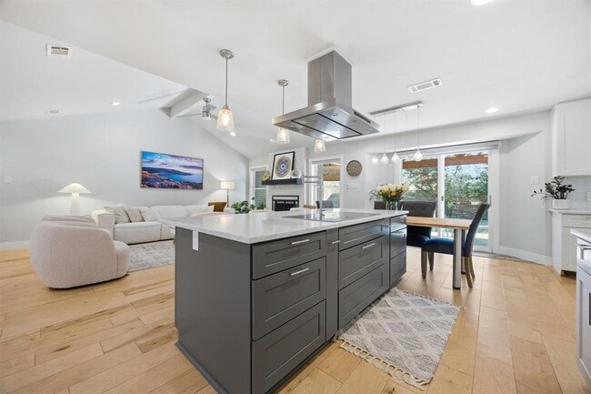 Building Photo - 9707 Bordeaux Ln