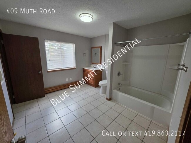 Building Photo - 409 Muth Rd