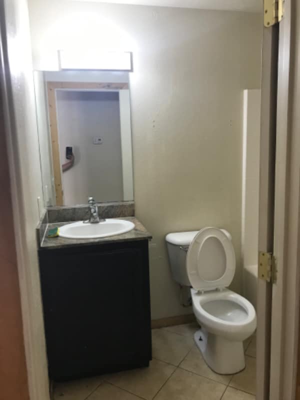 Building Photo - 2020 E Ambush St