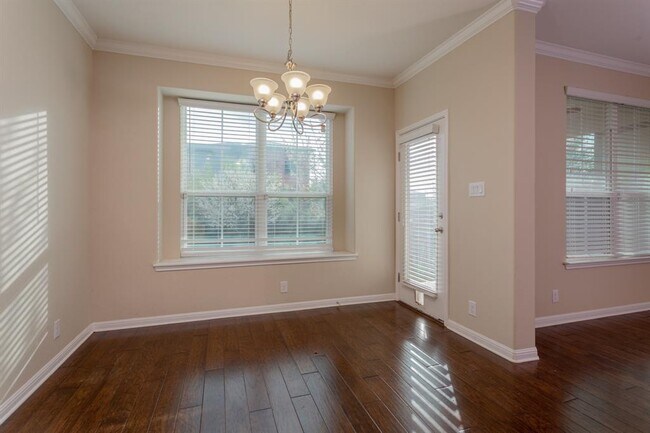 Building Photo - 13400 Briarwick Dr