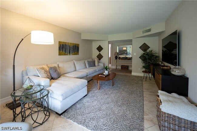 Building Photo - 208 Bobolink Way