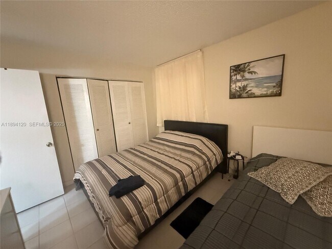 Building Photo - 12209 SW 14th Ln