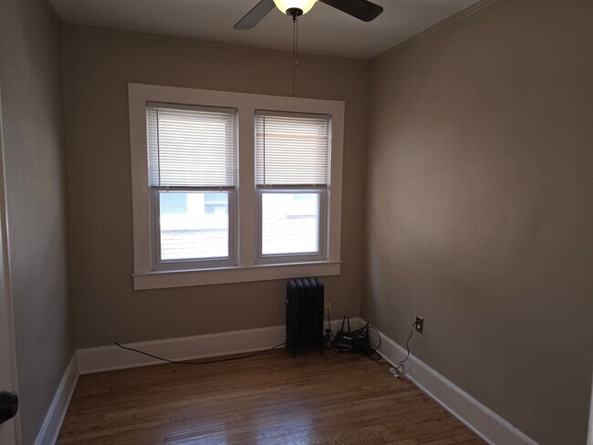 Building Photo - 837 Beaconsfield Ave