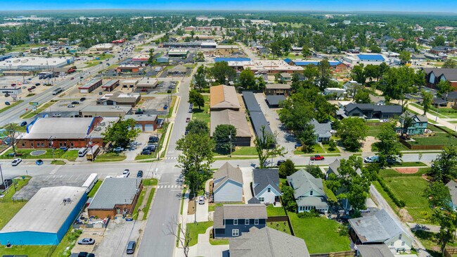 Building Photo - 501 S 7th St