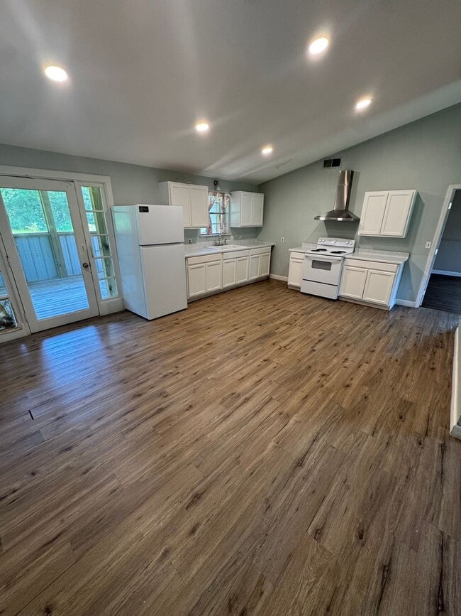 Building Photo - Navarre Home for rent!