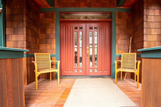 Building Photo - 17028 Cooper Dr