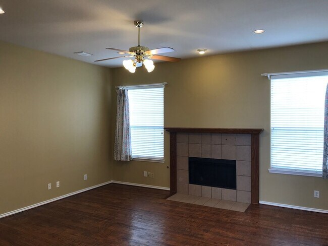 Building Photo - 2605 Gull Lake Dr