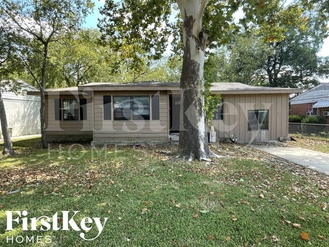 Building Photo - 1504 Valley View St