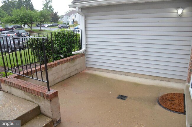 Building Photo - 1046 Spring Valley Ct