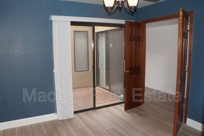 Building Photo - 5756 W Del Rio St