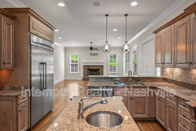 Building Photo - 7 Crooked Stick Ln