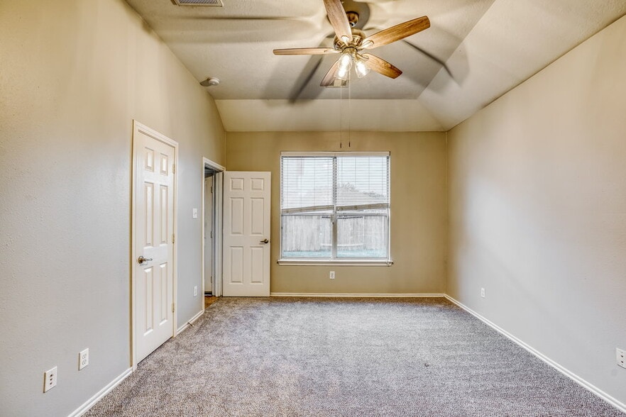 Building Photo - 8715 Elm Drake Ln