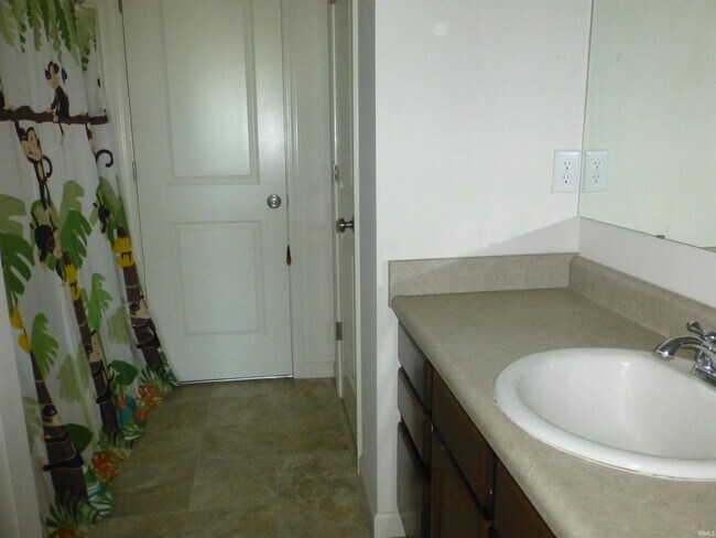 Building Photo - 3210 Fleming Dr