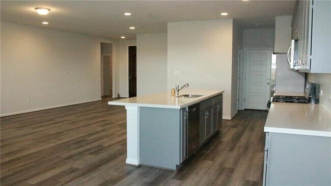 Building Photo - 119 Watercourse Wy