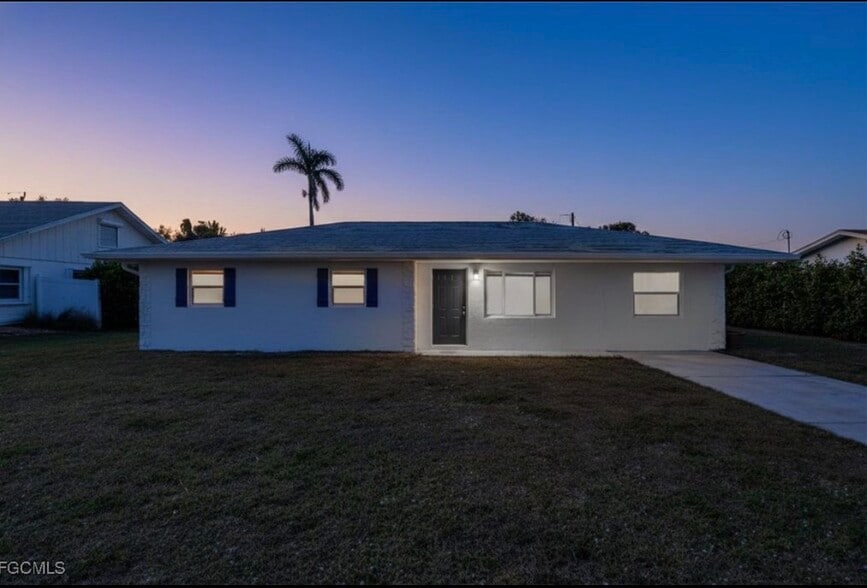 Building Photo - 7171 Drake Dr