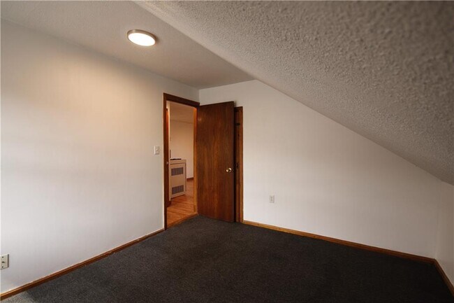Building Photo - 177 Boyden St