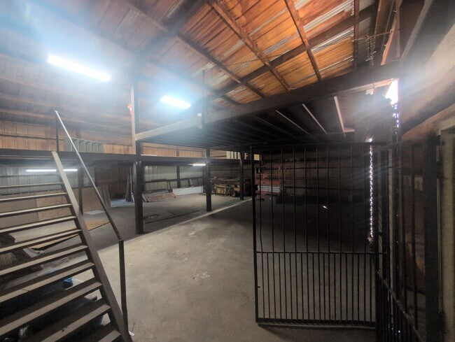 Building Photo - 2531 W Morton St