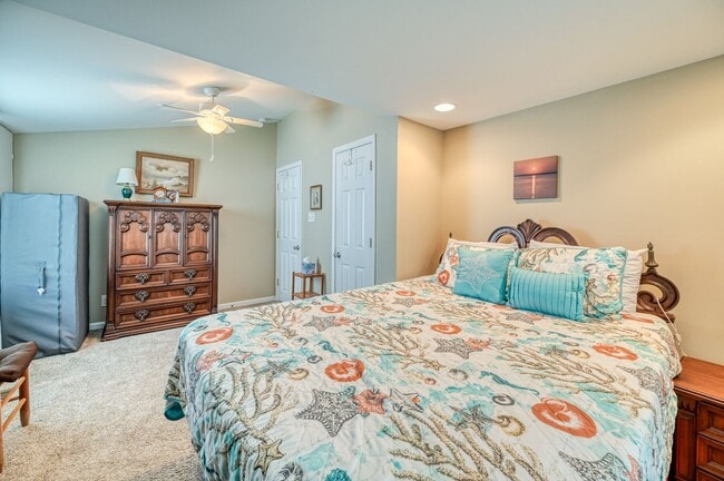 Building Photo - FURNISHED OFF-SEASON RENTAL AVAILABLE STAR...
