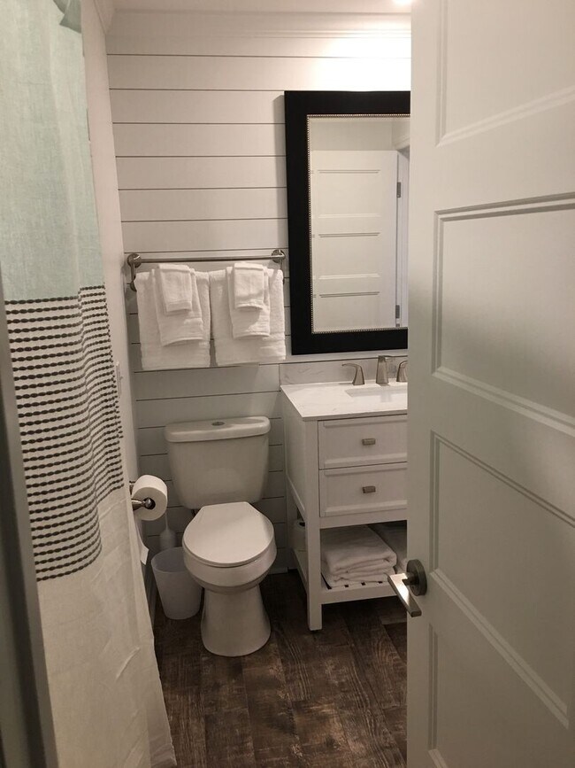 Building Photo - 646 Portside Dr