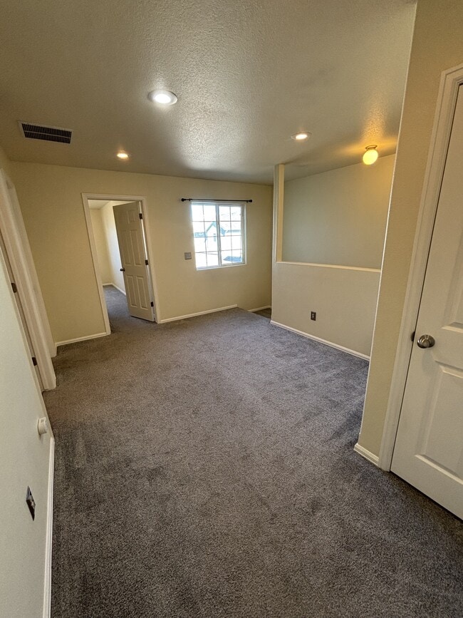 Building Photo - 755 Hailey Glenn View
