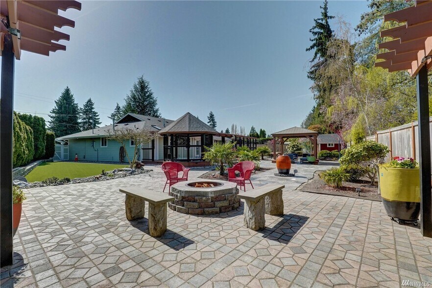 Backyard 4 - 15542 SE 10th St