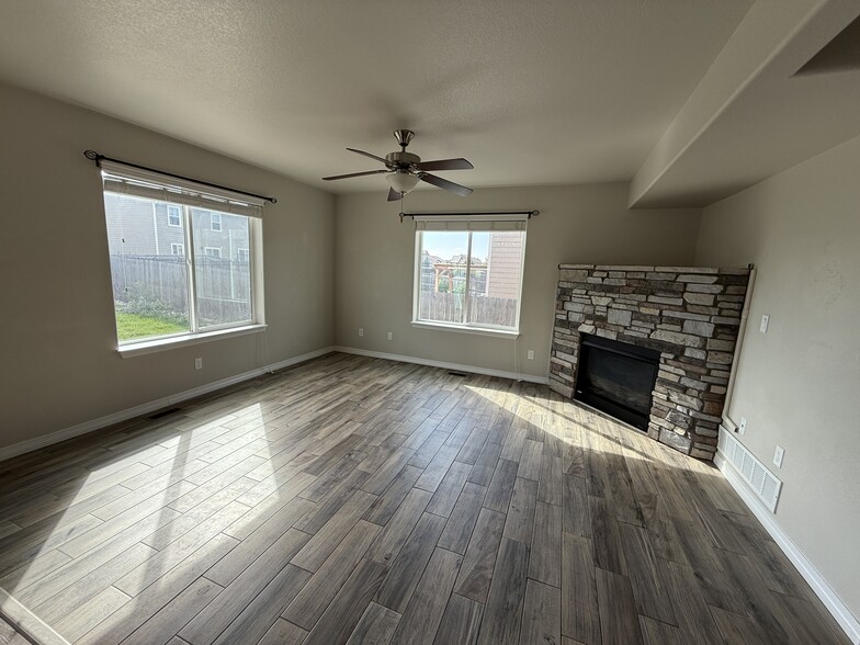 Building Photo - 6743 Phantom Way