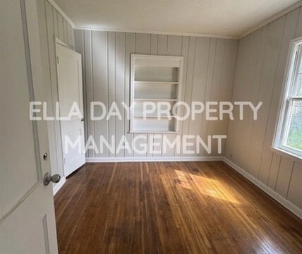 Building Photo - 810 N Harding Ave