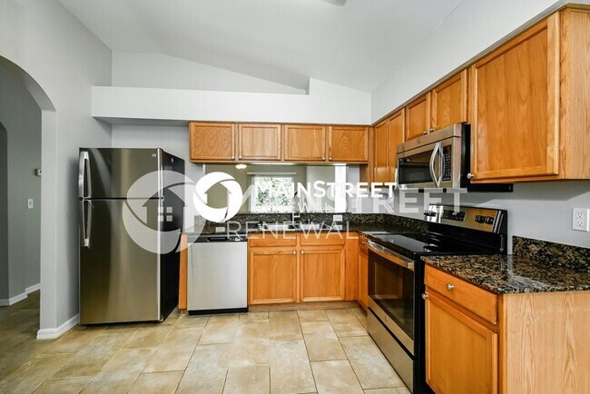 Building Photo - 3 Bedroom Pet-Friendly Home in Riverview, FL with Main Street Renewal