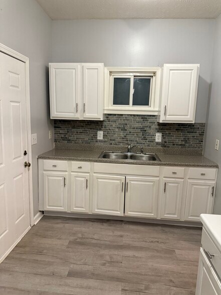 Building Photo - 351 Westfield St